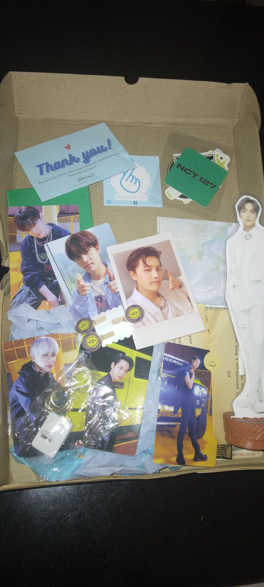 Park_Van1's tweet photo. Thank you very much @BluemingCo for this NCT127 kloot box and also congratulations to the all winners🥰🥰 for the first time I get DOYOUNG and JUNGWOO pc I love ittt😘😘🥰🥰 #NCT127inManila #NCT127 https://t.co/JdRMiqmkCH