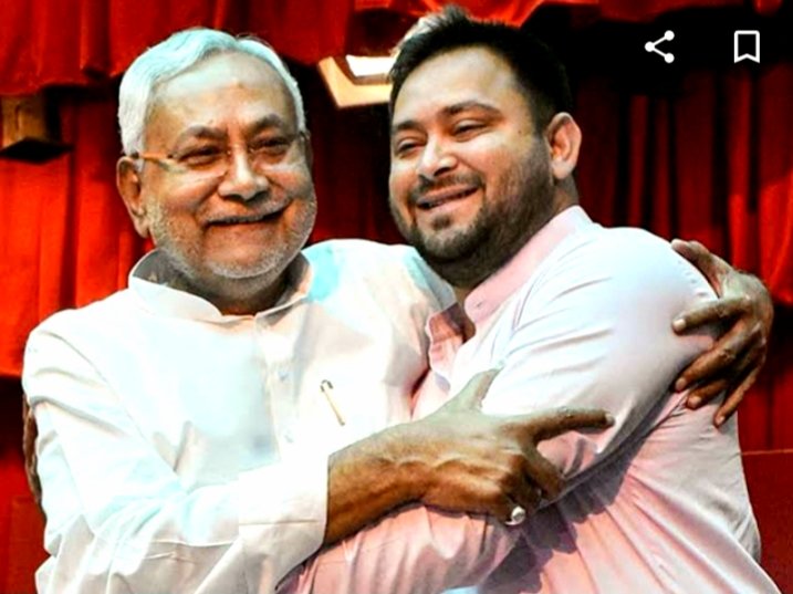 4 दिनों से 8 वर्षीय रिज़वान जेल की सलाखों में क़ैद है उसकी माँ की बेबसी को आप लोग कैसे नज़र-अंदाज़ कर सकते हैं  #तेजस्वी_यादव_और_नीतीश_कुमार_जी हमें सेक्युलरिज़्म नहीं सत्ता नहीं सम्मान चाहिए 
रिज़वान के साथ ऐसा सुलूक क्यों किया जा रहा है हमारा रिज़वान कब रिहा होगा जवाब दीजिये .?