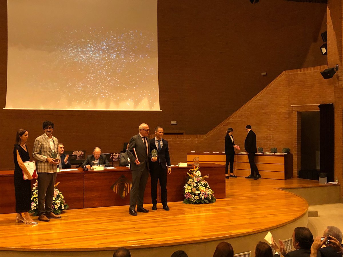 ftaadcee_ab's tweet photo. Es Noticia: 👀👇
Grupo Cess-UCLM recibe el reconocimiento en investigación del Consejo Social @uclm_es 2021, entrega Premios 2019-21, enhorabuena! #VicenteMartinez y nuestros profesores #IsabelPardo y @franciscoescri4 https://t.co/qS4sARspsj
