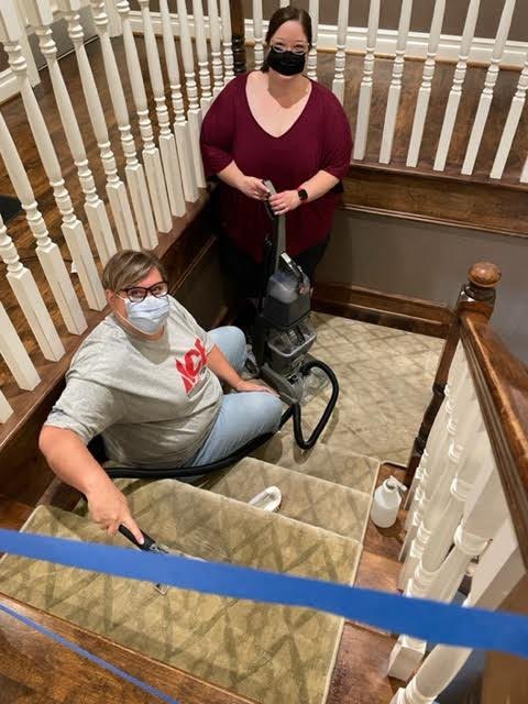 HinesVAH's tweet photo. Big thanks to the @AceHardware for stopping by our Fisher House.
The group freshened up the garden and common areas, and provided lunch for Fisher House Veterans and families as part of #AceCaresWeek. https://t.co/msZJUWFf5t