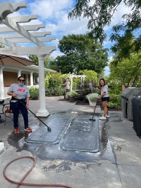 HinesVAH's tweet photo. Big thanks to the @AceHardware for stopping by our Fisher House.
The group freshened up the garden and common areas, and provided lunch for Fisher House Veterans and families as part of #AceCaresWeek. https://t.co/msZJUWFf5t