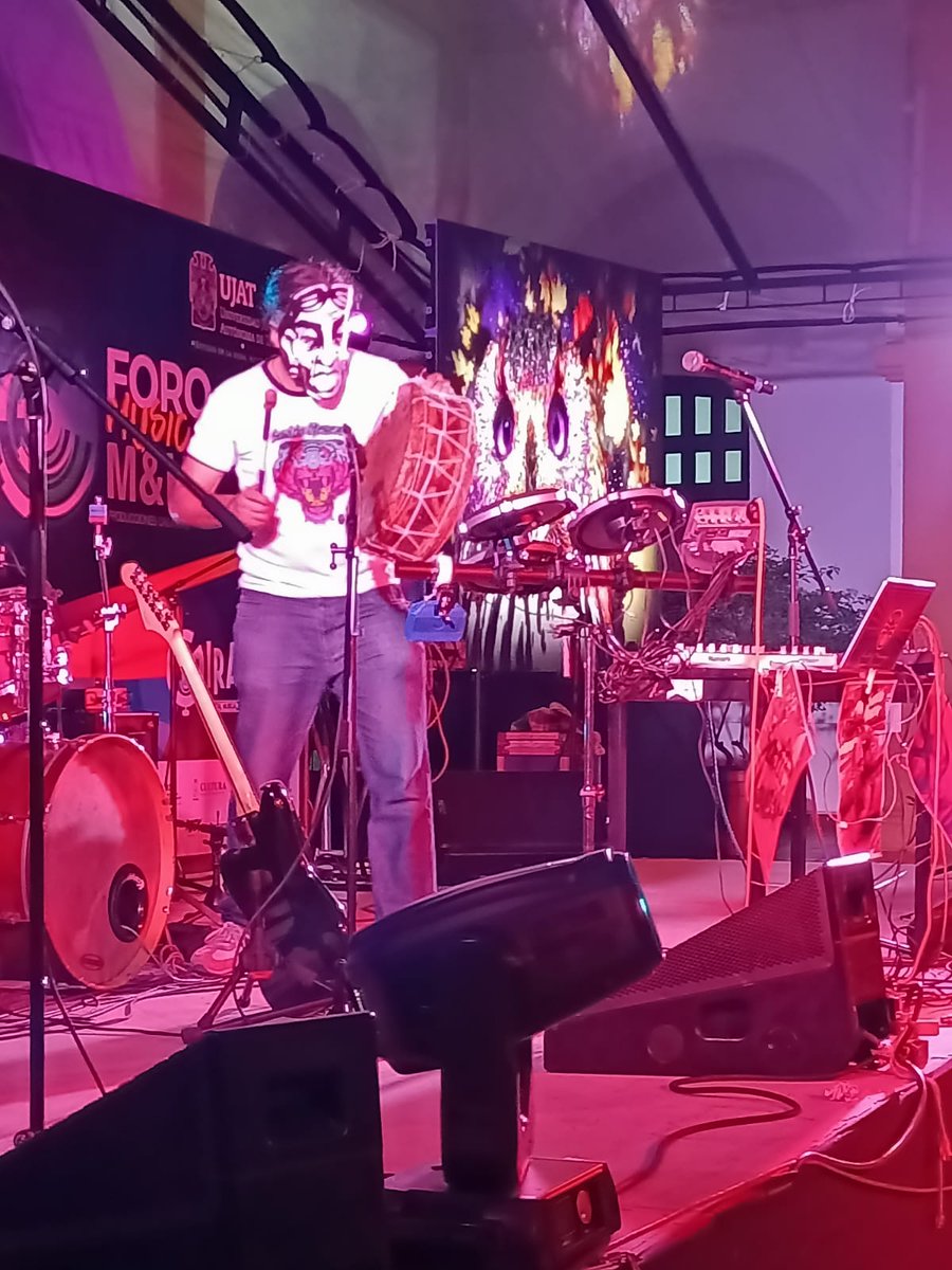 Éste fin de semana pasado el Sonido Menearestuvo retumbando en Tabasco y no me queda más que agradecer a todos los que lo hicieron posible. 
Gracias por su entrega, calidez y profesionalidad.
Me traigo un grato recuerdo, un gran sabor de boca y muchos amigos.