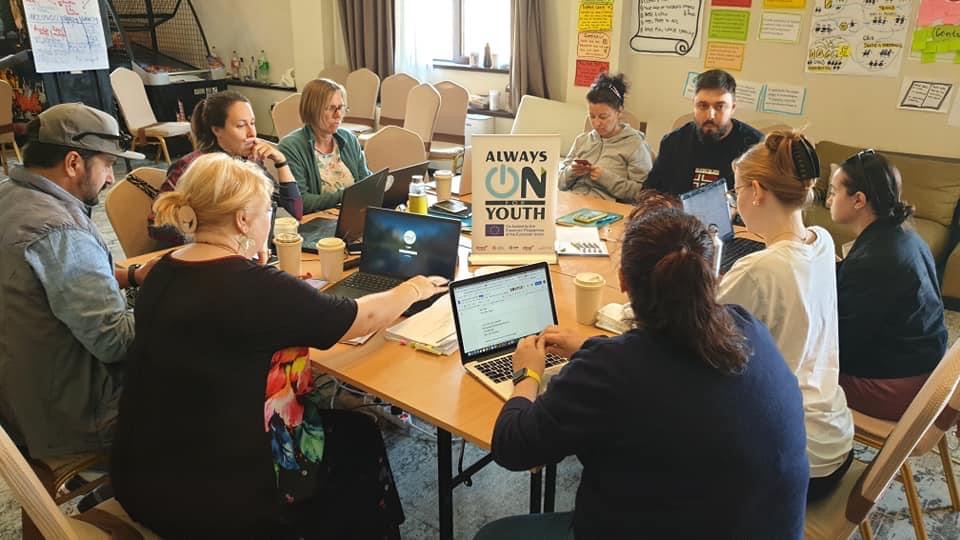 yinitiative's tweet photo. Colegii noștri Răzvan și Marilena au participat în aceste zile la penultima întâlnire de management din proiectul #AlwaysON For Youth, ce a avut loc la Bansko (Bulgaria). Planificăm, evaluăm și ne pregătim pentru perioada în care vom lansa public produsele la care lucrăm. https://t.co/NJhLSZLY76