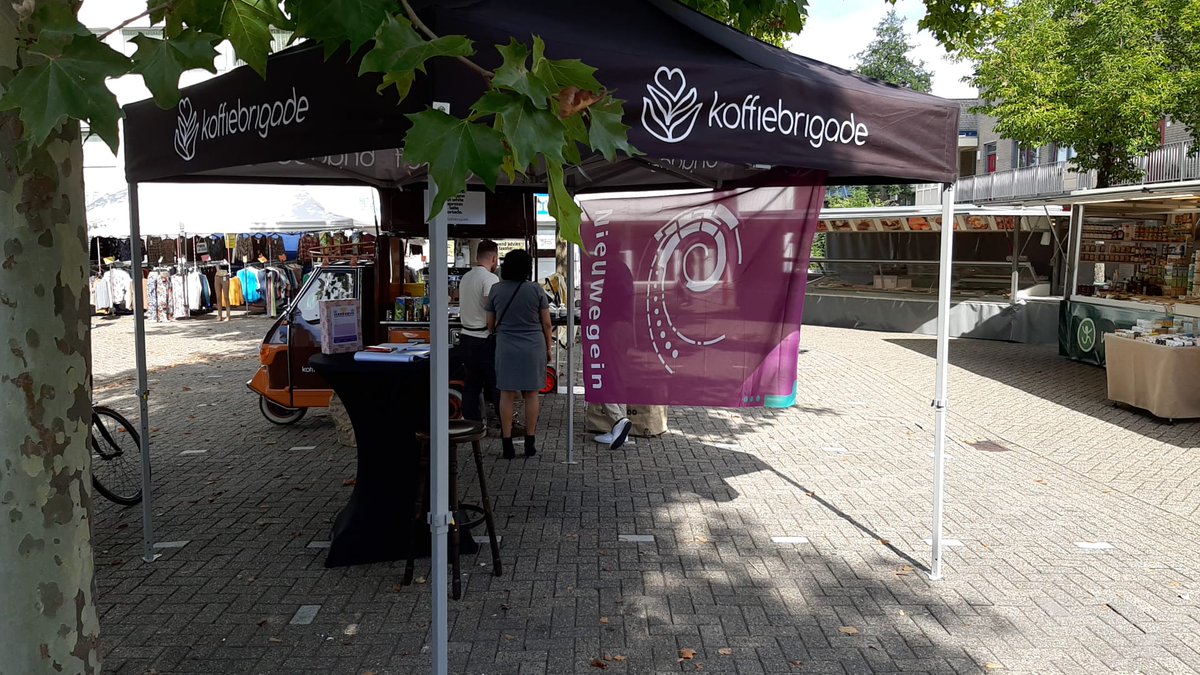 raadngein's tweet photo. Vandaag staan drie vertegenwoordigers van de #NieuwegeinseRaad op het #Muntplein in #Batau. Kom je ook een bakje koffie halen? Je bent tot 16 uur welkom! @Spallie2 @gerbenhorst @KwantesPieter https://t.co/bM4IHfs46a