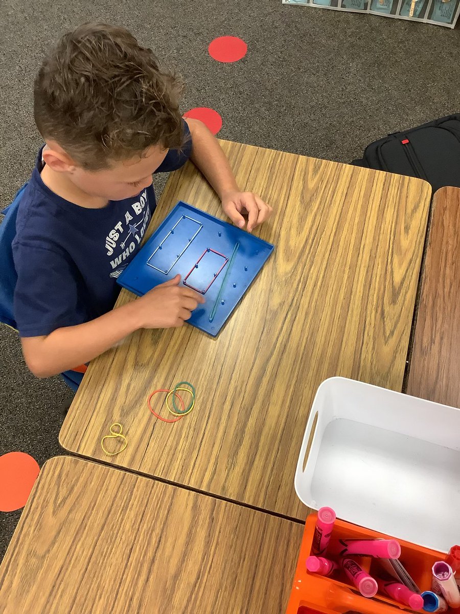 CH_Elementary's tweet photo. Learners in Mrs. Sherry’s room start SOARing to New Heights as soon as they walk in the door, choosing how they want to start learning before the official school day has begun! https://t.co/mRPhQoQxE9