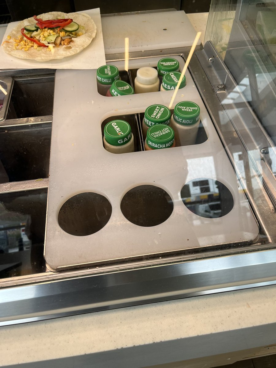 kitkatm85's tweet photo. @SubwayListens not sure what has happened to creekmoor service station subway but one guy serving at prime lunch time, queued for 20 mins. All the filling, cookies and salads were empty and the sides were filthy! https://t.co/9b6sfzD1UL