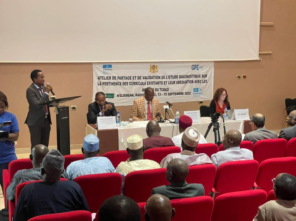 IBE_UNESCO's tweet photo. Dans le cadre du soutien de l’@IBE_UNESCO au #PREAT au #Tchad, financé par le @GPforEducation, se tient, à #Ndjamena, la cérémonie d’ouverture de l’atelier de restitution des résultats de l’étude diagnostique du #curriculum tchadien, présidé par le Secrét. d’État auprès du #MENPC https://t.co/SYMxC3deFd