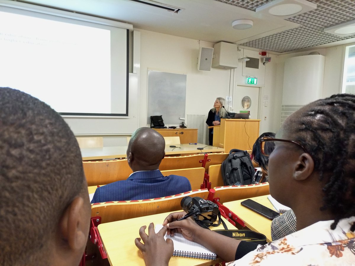 dkkasanga10's tweet image. Our session at Stockholm University starts. Ordinarily, 30,500 students are enrolled. Of these, 800 are journalism. University education in Sweden is free to every citizen &amp;amp; all universities are public. @GovUganda can't afford free university education @MoICT_Ug @MosesWatasa