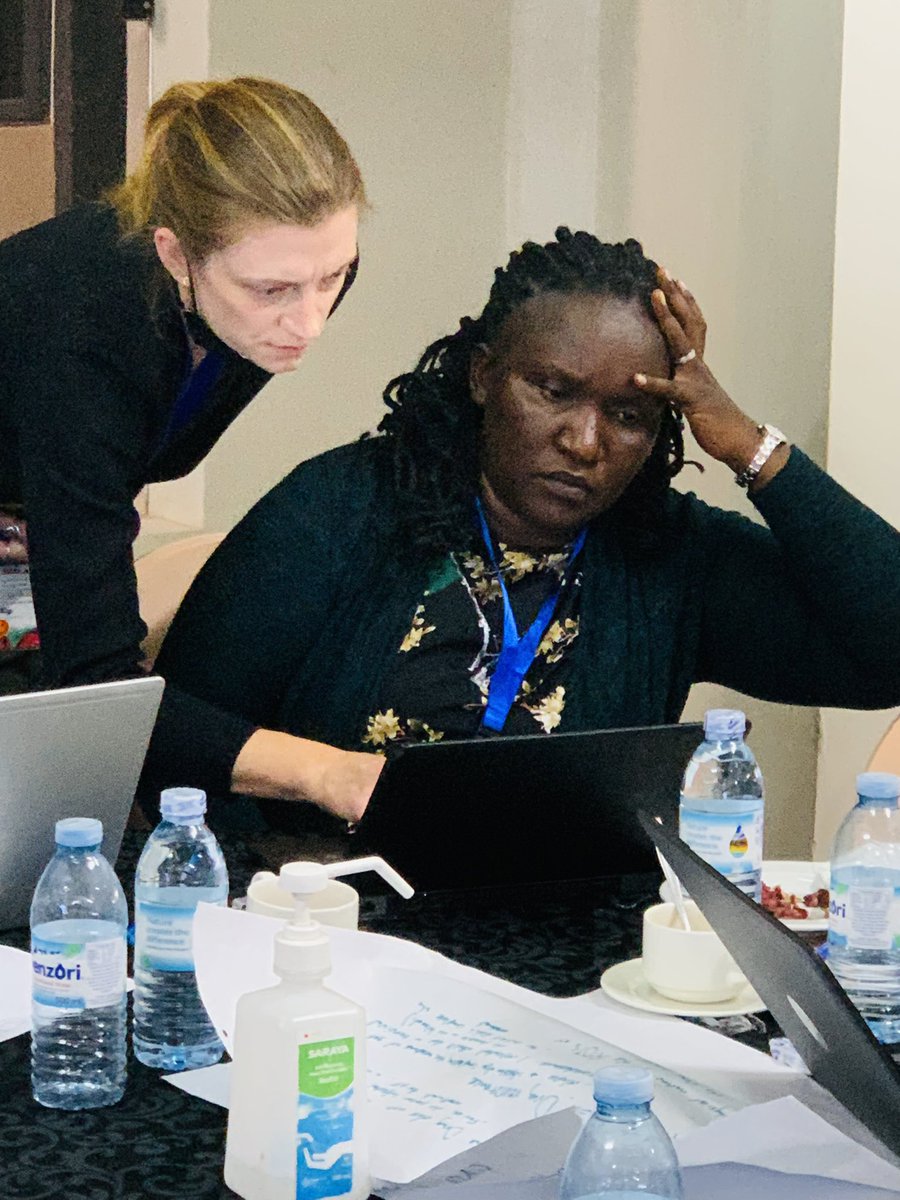 IDRC_Uganda's tweet photo. Trainers assist participants with R set up @ the East Africa Genomics Training 
#malaria 
#genomics 
#training https://t.co/tXc8XWBhck