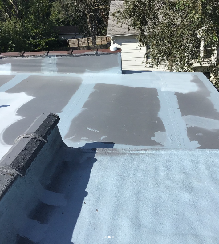 Happy Tuesday!

Featuring Fabric Reinforced on old Duralast.✨

#fabricreinforced #conklinroofing #roofingrestoration #roofrestorations #restoreyourroof #roofrestorationsystems #restore #restoredontreplace #beautifulwhiteroofs #quality #qualitydone #qualityroofing #rooftop