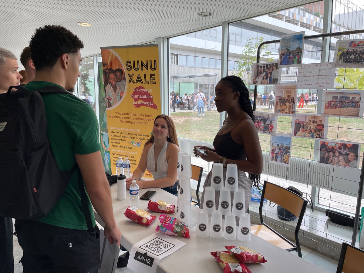 KedgeBS's tweet photo. Aujourd'hui on valorise les #compétences et on passe à l’action avec @ProBonoLab, sur les campus de #Bordeaux et #Marseille 📍.

Nos étudiants du Programme Grande École découvrent l'engagement sociétal à travers un village associatif 🫶.

#KEDGEinclusive https://t.co/PoL4dLYgJA