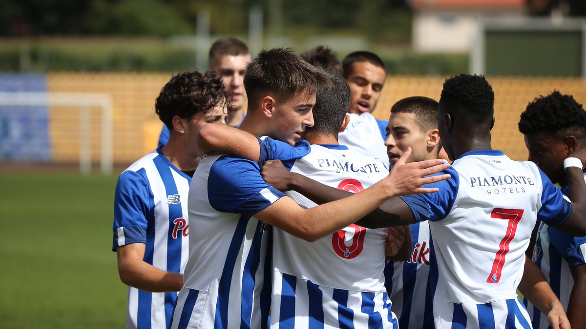 ⌚ 3 pontos para os Dragões 🐉 na @UEFAYouthLeague 💪💪
⚽ FC Porto 2-1 Club Brugge
👉 Jorge Meireles e Martim Fernandes

#FCPCBKV #UYL #FCPortoSub19