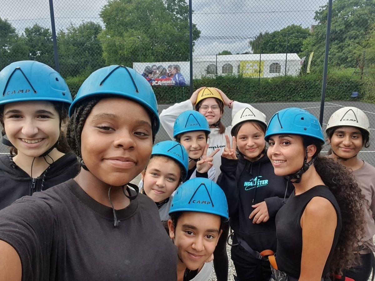 FulhamCross's tweet photo. Day 1 at @condoverhall some students participated in trapeze and they were incredibly brave and #motivated 

Lots of other activities going on like archery and abseiling. 

#empower #fcgstransition #year7 #motivated https://t.co/z22Bd7BF9X