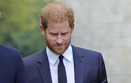 Prince Harry breaks silence on not wearing military uniform for Queen's funeral mirror.co.uk/news/royals/br…