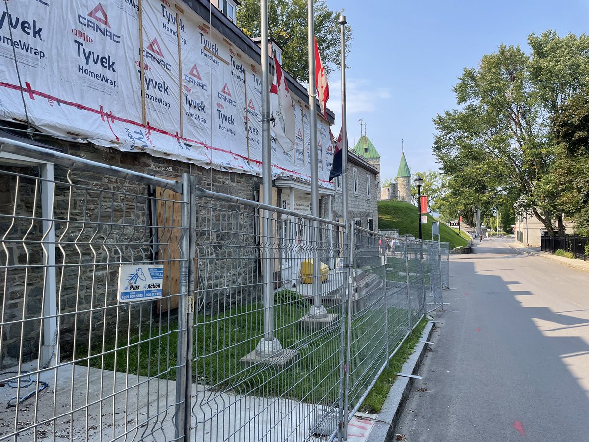 ECHAFAUDSPLUS's tweet photo. Chantier protégé dans la Ville de Québec. https://t.co/Suyr3GuIaX
