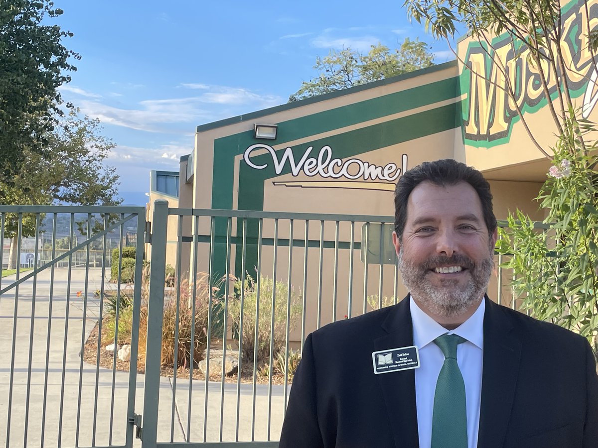 It was a wonderful Back to School Night at Moorpark High School. Thank you, MHS admin team, faculty and staff for a great event!  If you'd like to learn more about Moorpark High's PTSA, click here: bit.ly/3S3rV0f