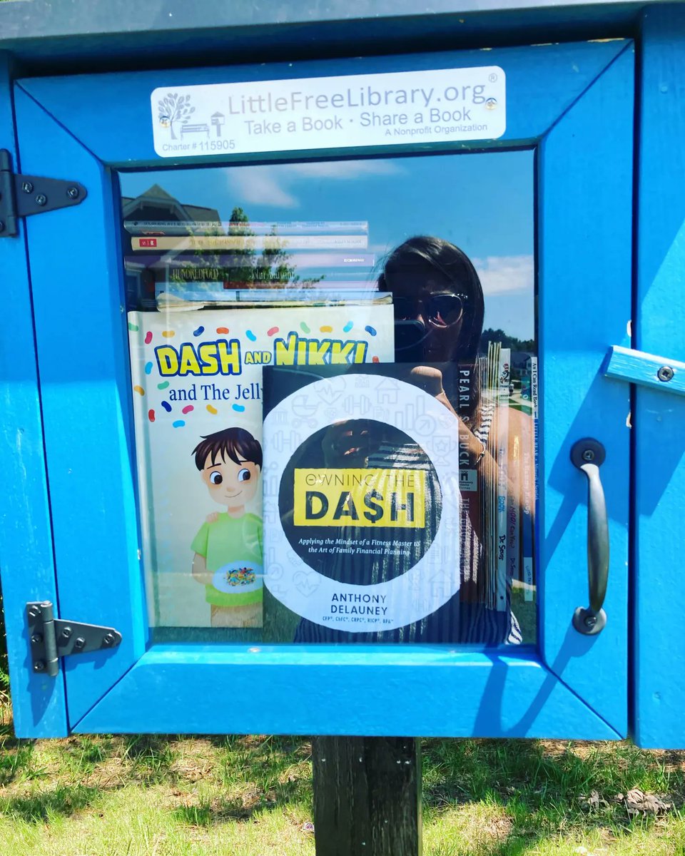 OwningtheDash's tweet photo. There are moments in life that just make us happy. This is one of those moments for me.π
#littlefreelibrary #dadvisor #sharingbooks #neighborhood #amwriting https://t.co/PyPSrLKaRR