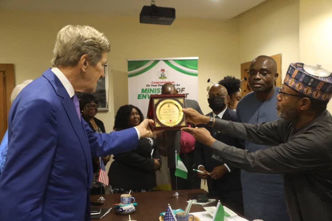 Visit of the US special presidential envoy on climate change : John Kerry to the @FMEnvng