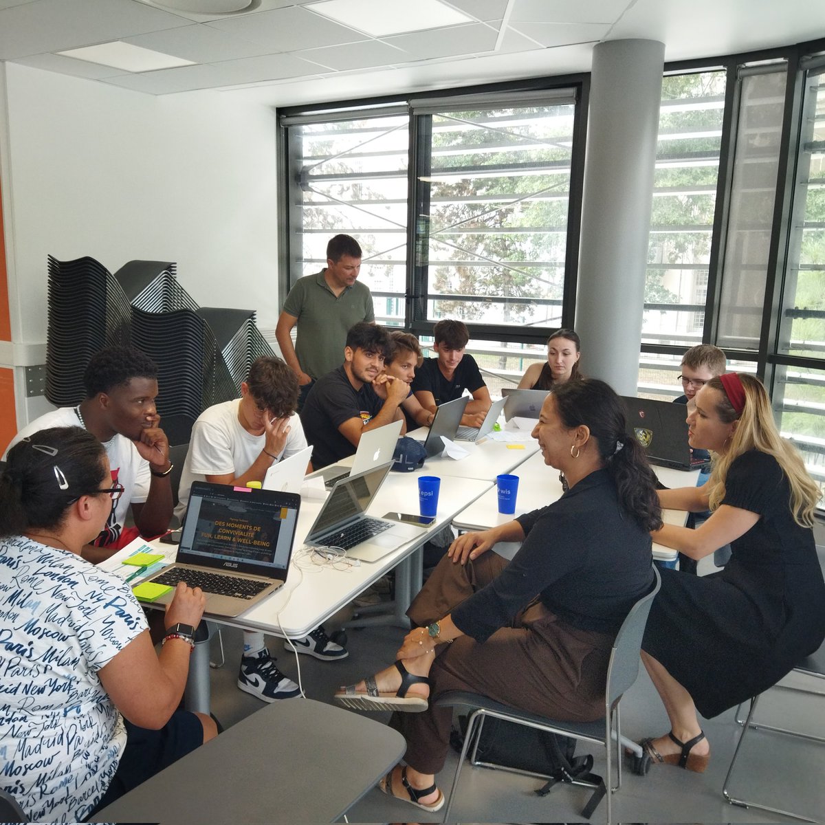 adn_booster's tweet photo. #WorkshopADNBooster⚙️🚀

 Notre #expert Gilles Brieux, coach chez @Conserto anime un atelier pour nos Boostés qui testent l'#UX de leurs solutions grâce aux étudiants de l'@EPSI_Nantes et @WisEcoles et à la solution de notre startup boostée @UXvizer.✨🚀

Merci pour l'accueil 🌟 https://t.co/UPv9sHmX4x