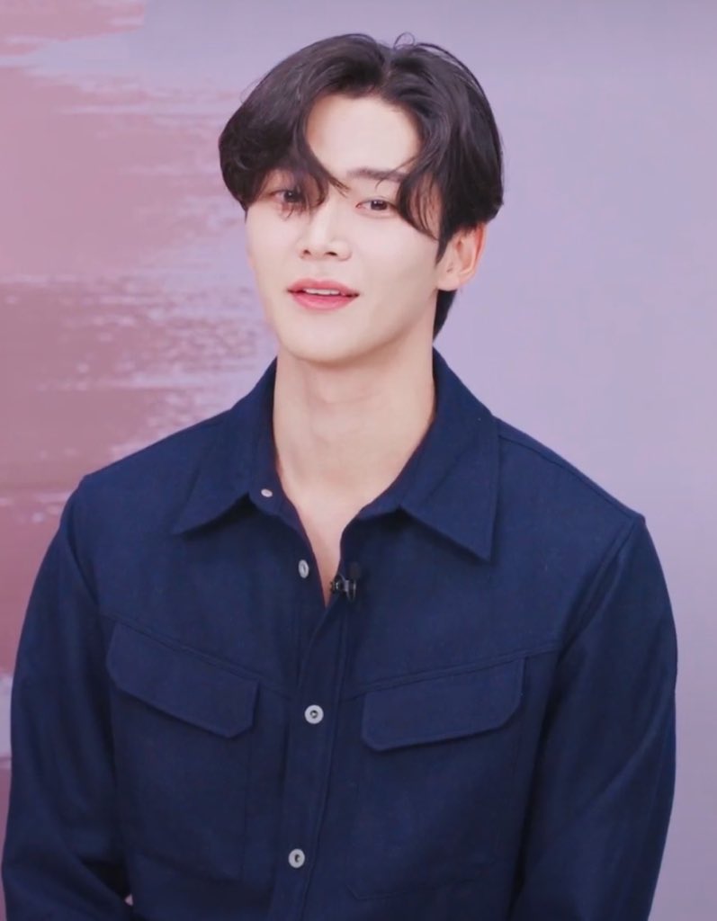 로니 tweet media