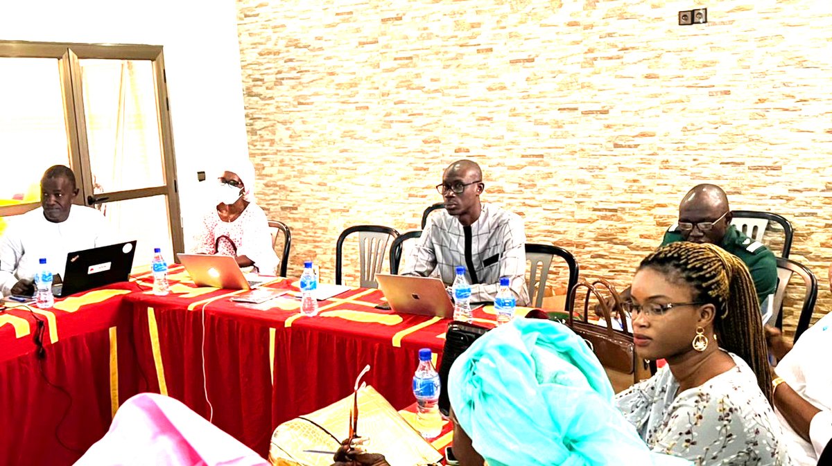 ong3D's tweet photo. À l'initiative de 3D en partenariat avec Oxfam, des acteurs communautaires et éducatifs ont entamé une session de formation de deux jours, à Thiès, sur le processus budgétaire au niveau local.
#ONG3D #Oxfam #budget #sante #education #thies #senegal https://t.co/pgIfXPaEOV