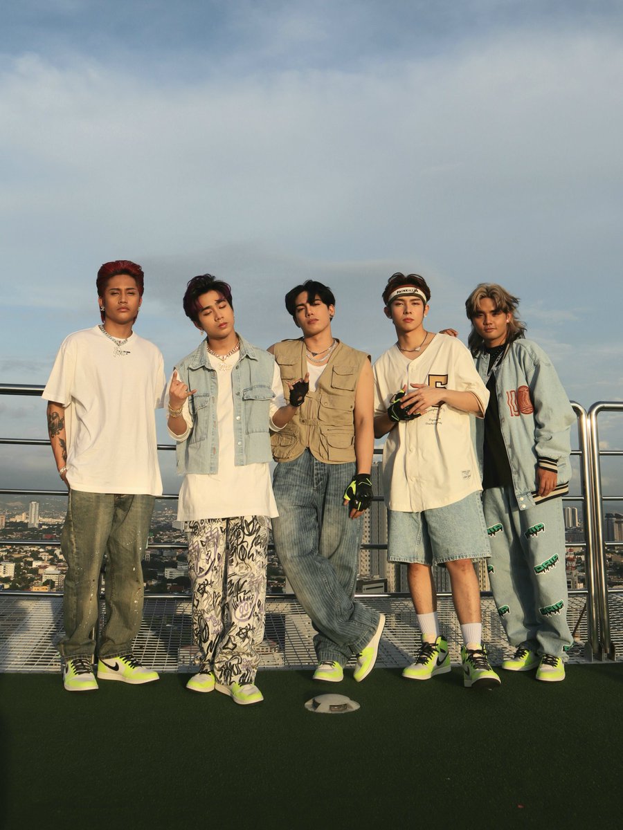 SB19Official's tweet photo. Thank you Wowowin for giving us the chance to perform and promote WYAT on your show! And to our A'TIN na laging nandyan para sa amin, thank you forever. 💫🤘

#WYAT #SB19
#WhereYouAtSB19 https://t.co/F7jfgwBxPF