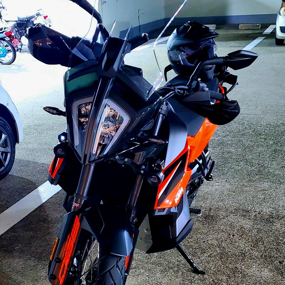 spa890Adventure's tweet photo. 890Adventure納車したからバイク用アカウントつくりました。
初大型バイク！初KTM！初輸入車！
初めてづくしでワクワクが止まらない…🏍️
『Tour&amp;Riding gear』 tweet only!!

#KTM
#890Adventure
#バイク好きな人と繋がりたい 
#バイク乗りと繋がりたい https://t.co/hEIEleMhZl