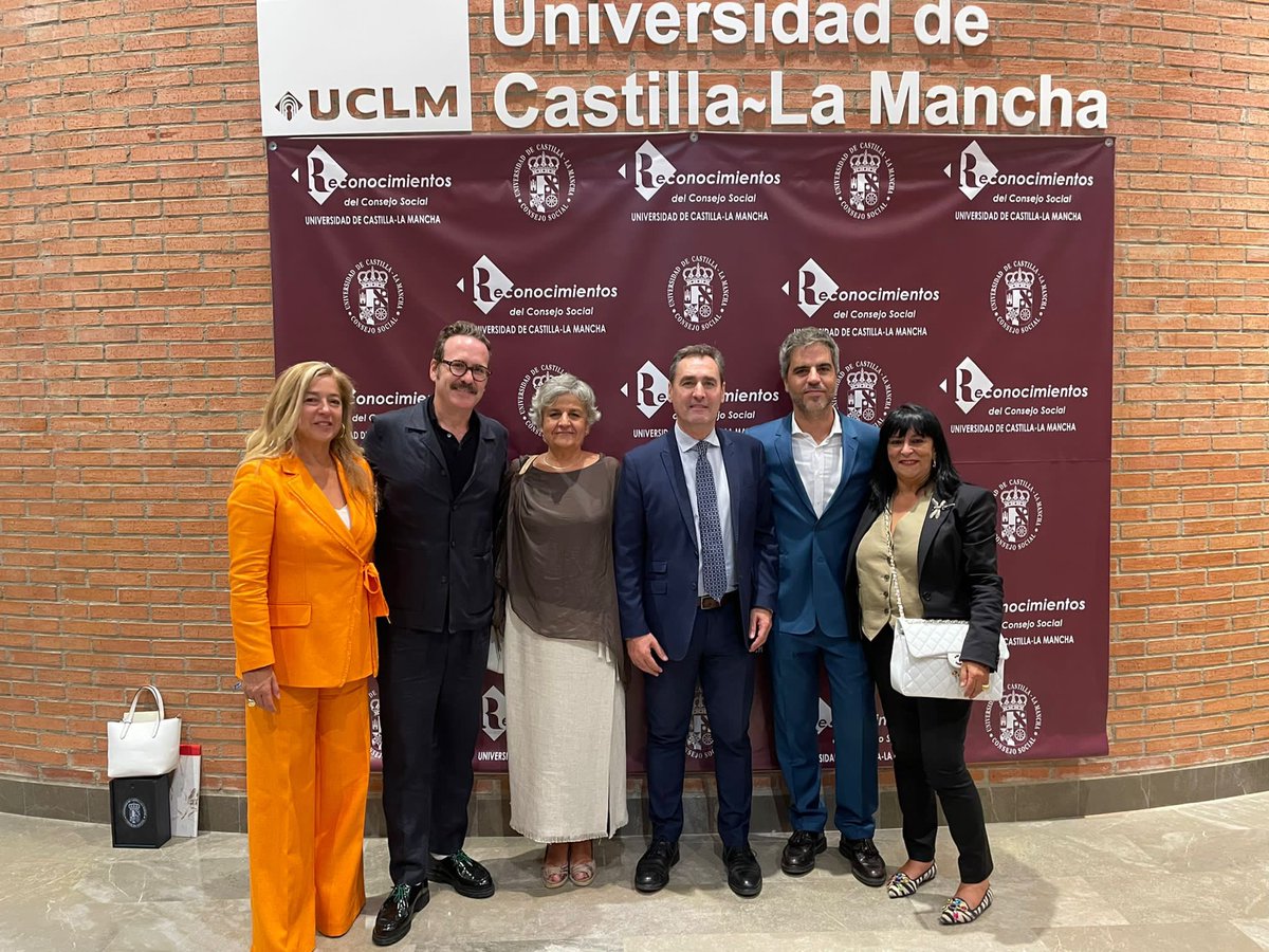 leonorgallardo (@gallardoleonor) on Twitter photo Gracias por la invitación del Consejo Social de la <a href="/uclm_es/">Universidad de Castilla-La Mancha</a> grandes premiados . A cuál mejor, y en Albacete Gracias por la invitación del Consejo Social de la <a href="/uclm_es/">Universidad de Castilla-La Mancha</a> grandes premiados . A cuál mejor, y en Albacete