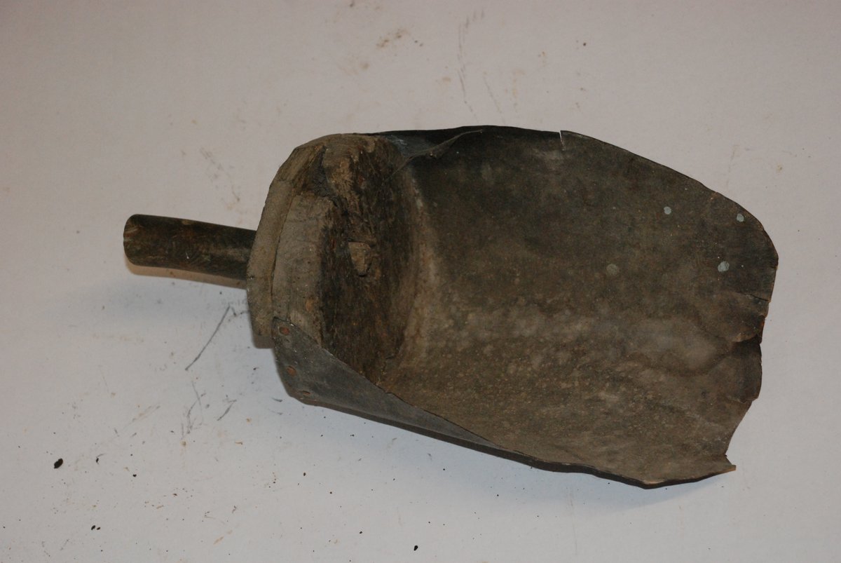 naverMuseum's tweet photo. Some more objects that we're looking for photos of in use for our new displays. Can you help? #BalanceBeam #SpringBalance #FlourMillScoup #BushelMeasure #WeightsAndMesaures #HighlandMuseums #StrathnaverCollection https://t.co/PhuFdx9p9E