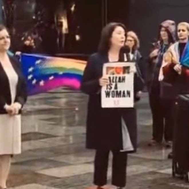 MaryamNamazie's tweet photo. See #AllahIsAWoman sign that is apparently worse than execution of #lesbians and #LGBT rights activists in #Iran - per some shouting Allah o Akbar at protest in Cologne.
#savezahrasedighihamedani #saveelham #loveisnotacrime https://t.co/1rljdCw0Yy