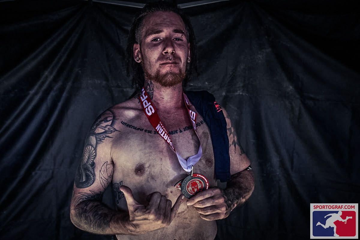 Les photo officiel du spartan de dimanche sont sortie.
En vrai je tire des tronche pas permis c'est fou x)
Bilan : 2jours de repos et jsuis nickel, expérience incroyable. une vrai compétition conviviale. c'est sur je tente une super l'année prochaine.