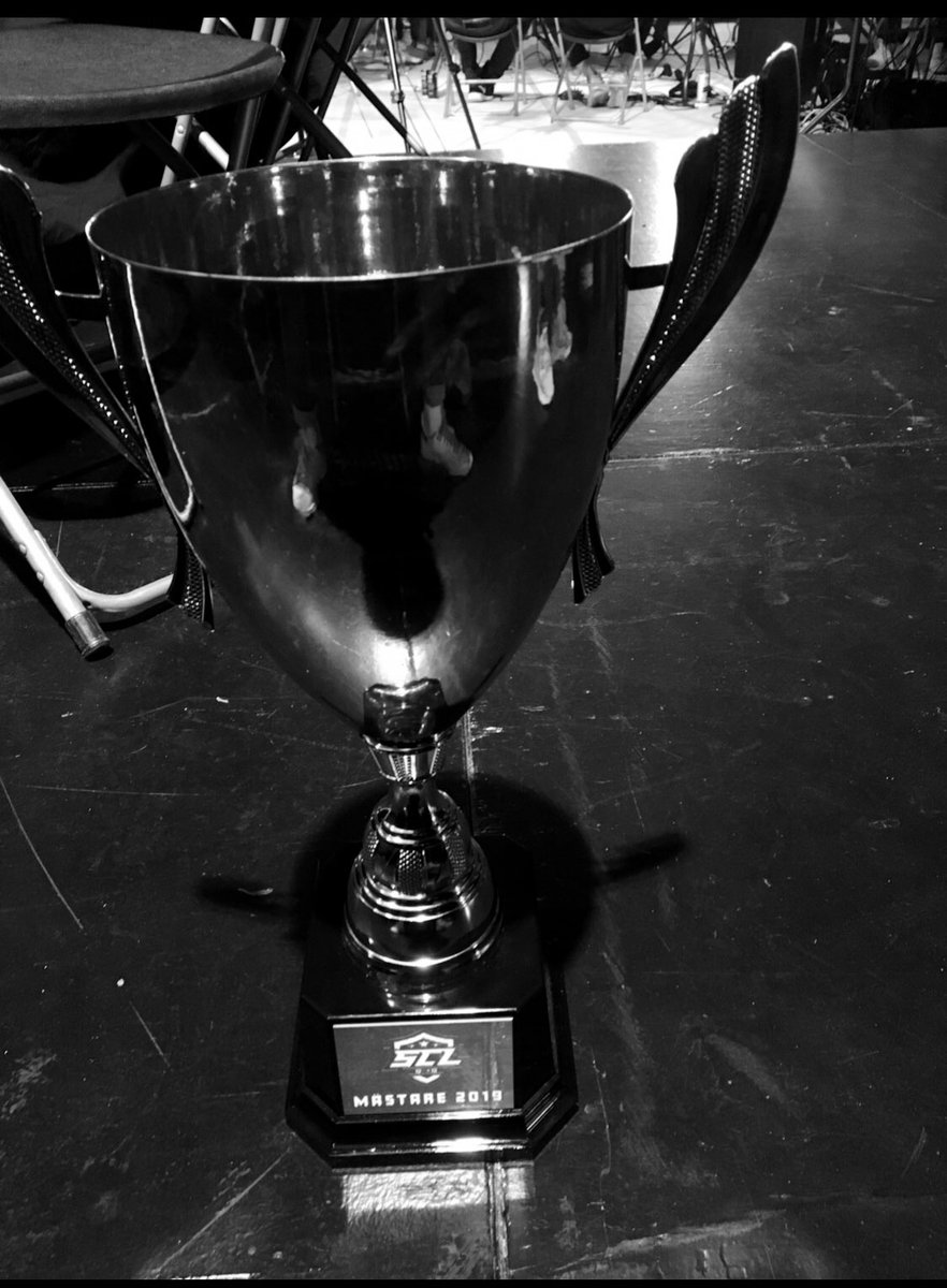Thunboorg's tweet photo. Tre SM-guld och ett Eshl-guld (och kanske något silver som spelar mindre roll) senare så tackar jag för mig. 

#93out https://t.co/WY14RcIwFS