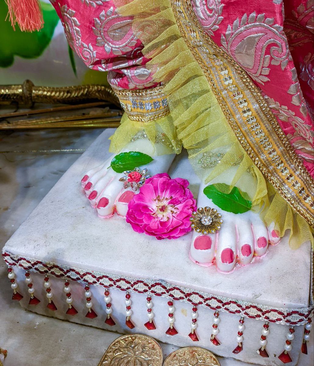 IskconAligarh's tweet photo. #Arjun #Krishna #deities(called as #Arjun #Varshney #Krishna) #Darshan,
#Iskcon #Aligarh #Gita #Gyan #Mandir, #Harduaganj. 13.09.2022
Photography courtesy of Mayapur Chandra (KRD) Prabhuji.
#APNA #SAHAYOGI #PREMI #PARIVAR.
#अपना #सहयोगी #प्रेमी #परिवार | https://t.co/Etr6VOkVHq