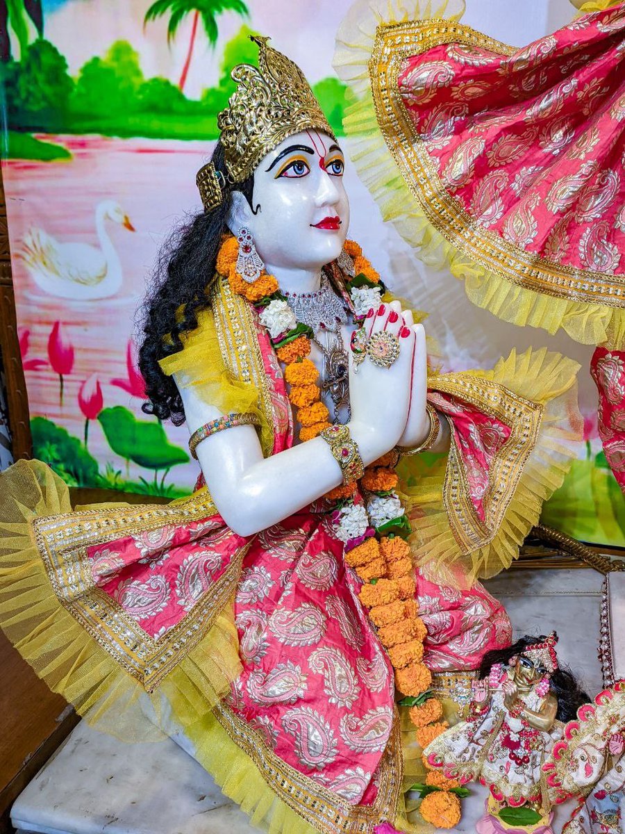 IskconAligarh's tweet photo. #Arjun #Krishna #deities(called as #Arjun #Varshney #Krishna) #Darshan,
#Iskcon #Aligarh #Gita #Gyan #Mandir, #Harduaganj. 13.09.2022
Photography courtesy of Mayapur Chandra (KRD) Prabhuji.
#APNA #SAHAYOGI #PREMI #PARIVAR.
#अपना #सहयोगी #प्रेमी #परिवार | https://t.co/Etr6VOkVHq