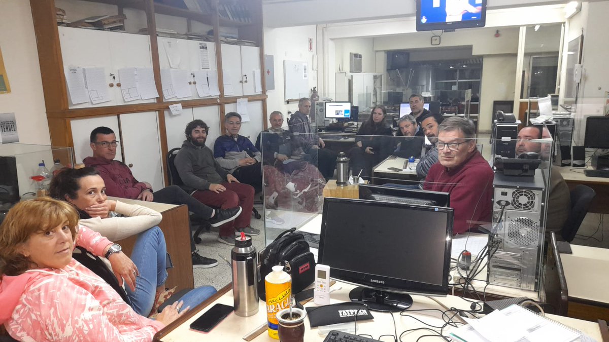 APOperiodistas's tweet photo. 📢Paro General por tiempo indeterminado de trabajadores y trabajadoras de El Popular
📌La medida se adoptó este martes ante los reiterados incumplimientos en el pago de sueldos
🔴A hoy se adeuda el pago de una parte de los haberes de julio y la totalidad de los haberes de agosto https://t.co/VsVDTZmegu