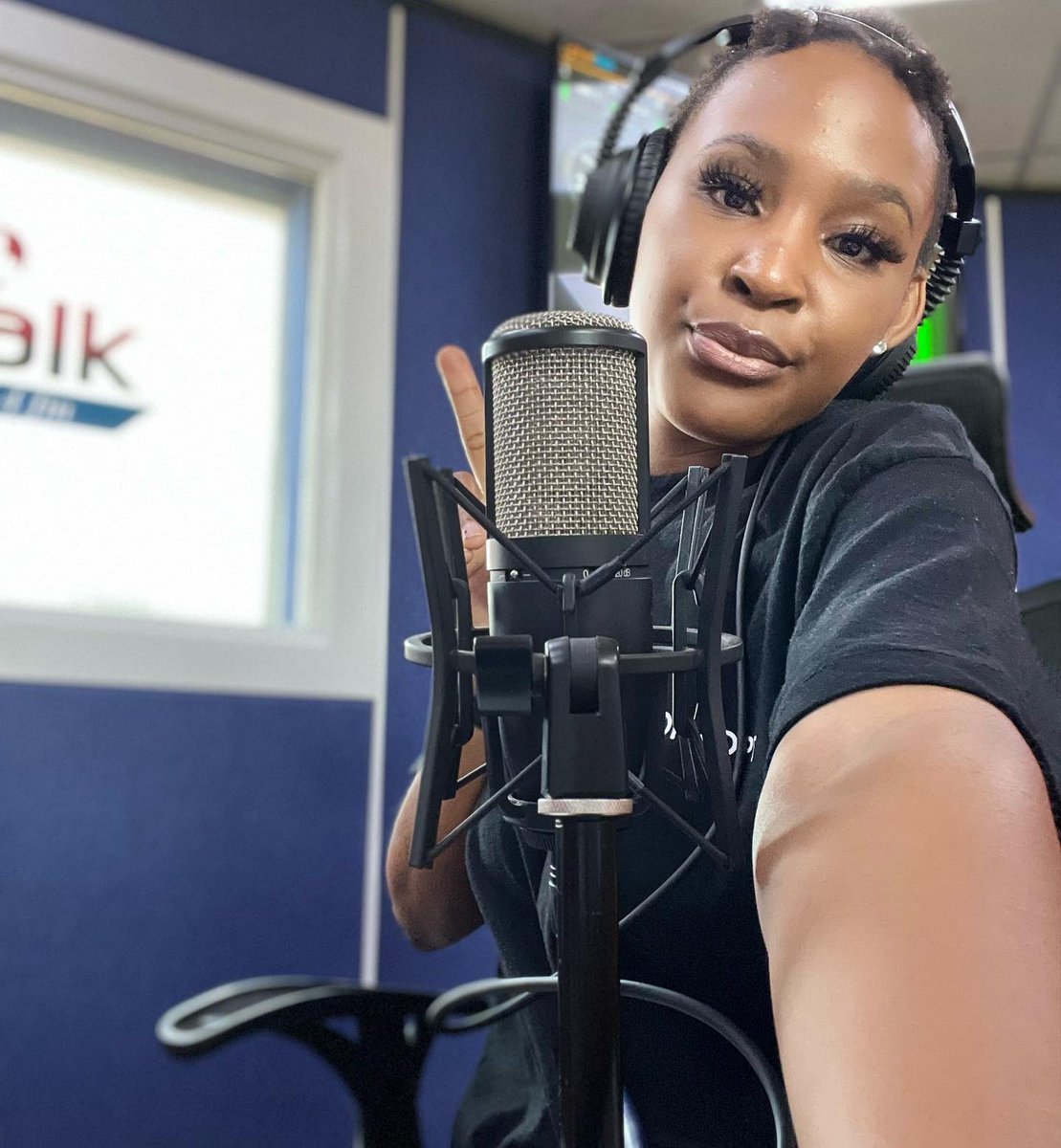 RMidzy's tweet photo. #capitalk #radio #trendingtopic #zimtwitter #zimspace ❤️ https://t.co/gbq8NEWltj