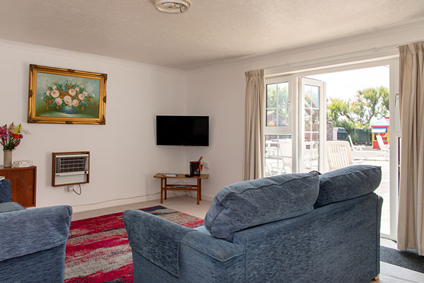 TheHolidayCots's tweet photo. Explore the beautiful island of Guernsey this Autumn and book a stay at Vazon Bay Apartments.
🛌Sleeps 1-8
https://t.co/3MWeo0hNNg
#Castel #Vazon #Guernsey #SelfCatering #AutumnBreak #Pool #Island #Beach #Surfing #Walking #Exploring #Quality #Apartments https://t.co/HPtuMuUySs