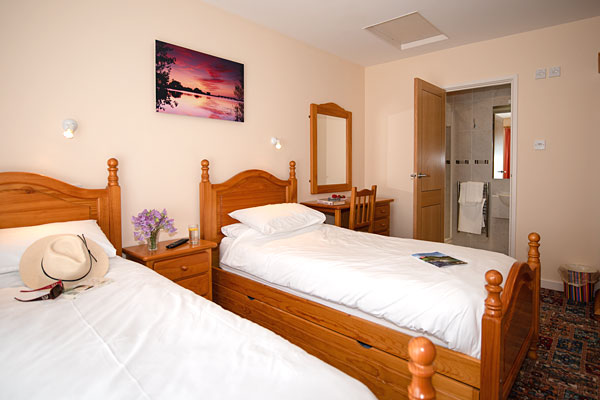 TheHolidayCots's tweet photo. Explore the beautiful island of Guernsey this Autumn and book a stay at Vazon Bay Apartments.
🛌Sleeps 1-8
https://t.co/3MWeo0hNNg
#Castel #Vazon #Guernsey #SelfCatering #AutumnBreak #Pool #Island #Beach #Surfing #Walking #Exploring #Quality #Apartments https://t.co/HPtuMuUySs