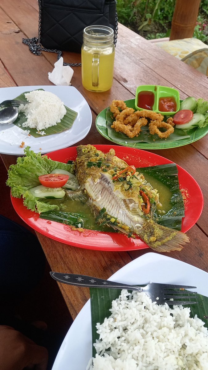 Aswin_Swin's tweet photo. @LindaKristian8  kebedugul beli ini dan balik 🤌 https://t.co/B6PlXesEGH