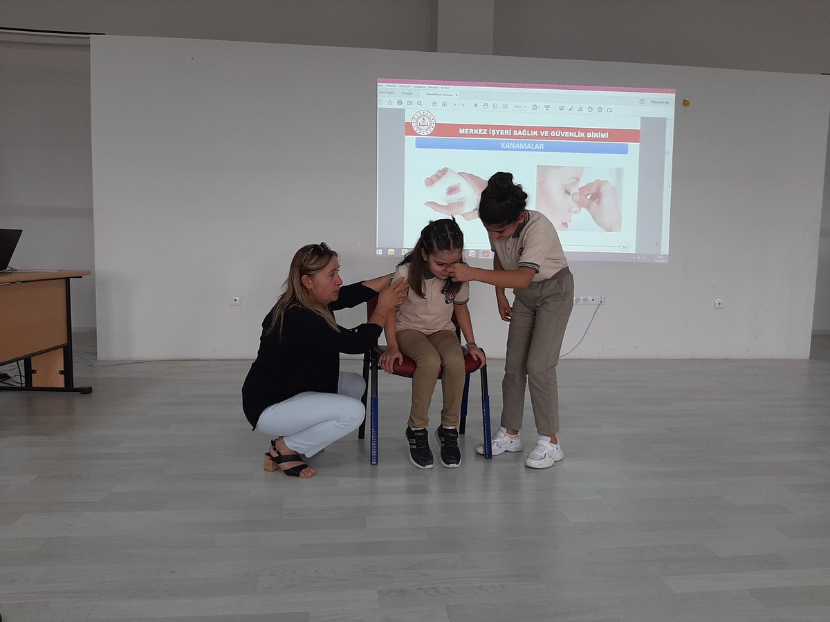 Çorum İYEM "Dünya İlk Yardım Günü" etkinlikleri kapsamında öğrenci seminerlerine devam ediyor.<a href="/OzilLevent/">Dr. Levent Özil🇹🇷🇹🇷🇹🇷</a> <a href="/ozkan_meb/">Özkan AVCI</a> <a href="/cemalunal_/">C.ÜNAL</a> <a href="/Corum19MEM/">Çorum İl Milli Eğitim Müdürlüğü</a> <a href="/corumisgb/">Çorumisgb</a>