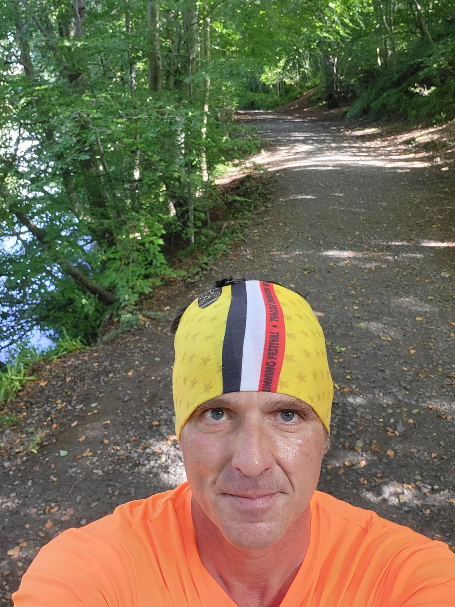 Michael61723036's tweet photo. Back on the River Ayr Way today with my new T shirt on, after a brilliant event at the weekend. Nice and bright be good for being seen as it starts to get darker. Thanks again @riverayrway #riverayrway #trailrunning #bebrightandseenatnight #itsonitsway #headtorchseason https://t.co/nGsl2cW9Xc
