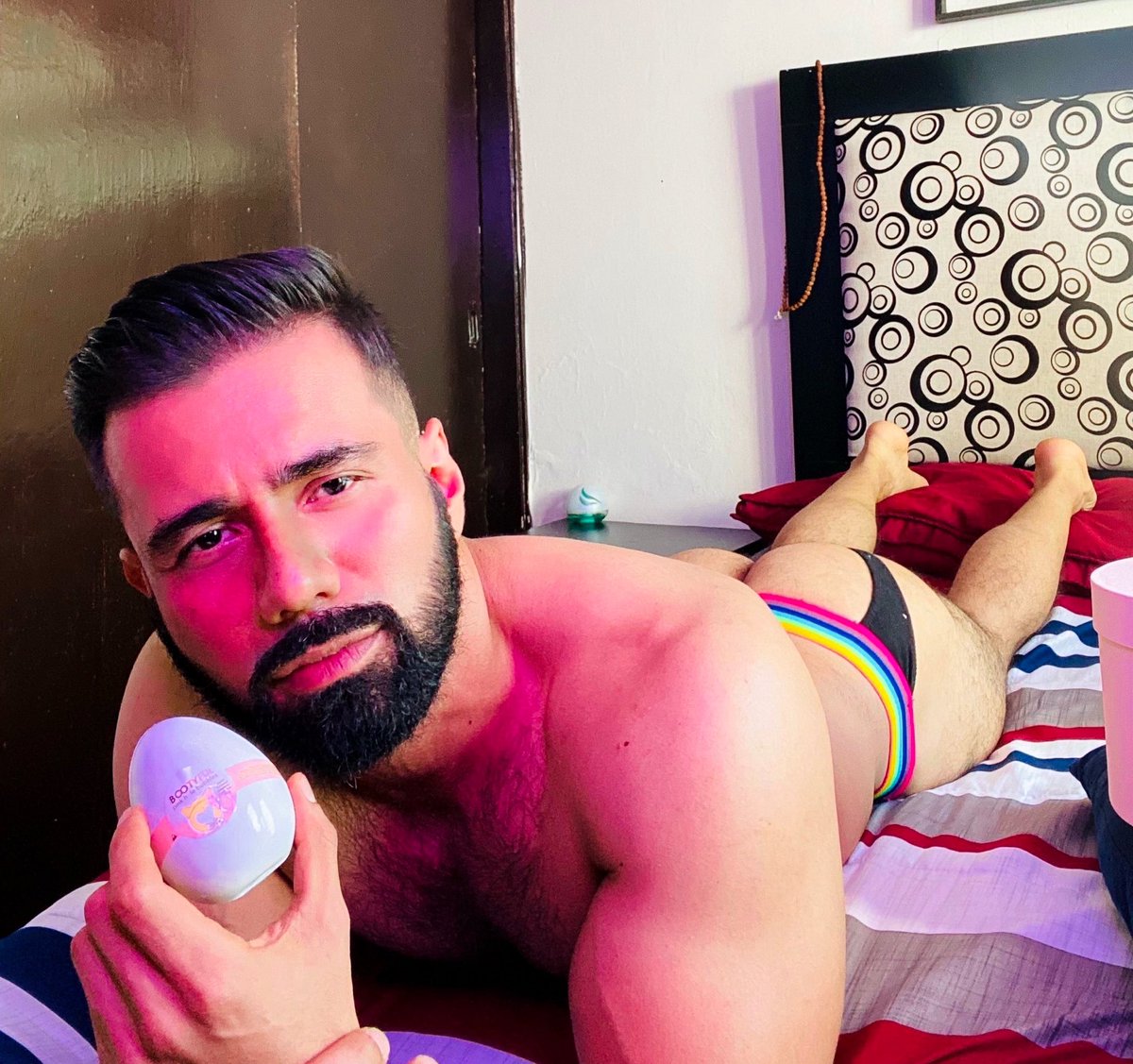 AsherLopez's tweet photo. Vamos a aclarar las zonas donde no da el sol 🍑 frotándome este huevito🥚😈 @Bootyful_mx https://t.co/XfvX9sclKz