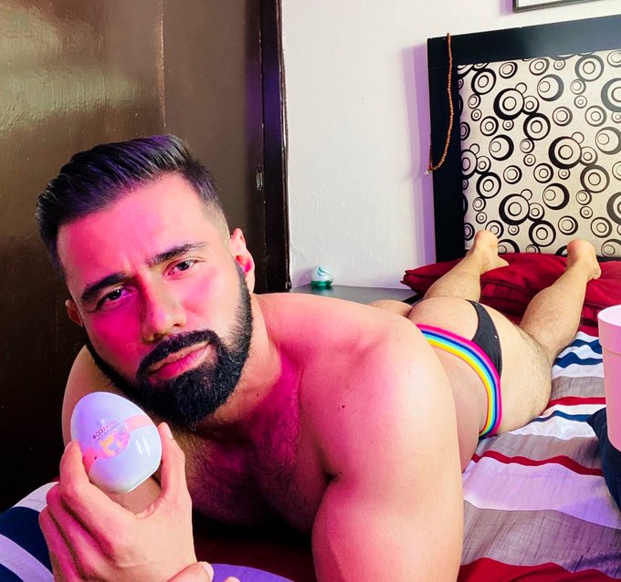 Vamos a aclarar las zonas donde no da el sol 🍑 frot&aacute;ndome este huevito🥚😈 @Bootyful_mx https://t.co/X<a href="/tag/tbt"class="tags"><span>#tbt</span></a>