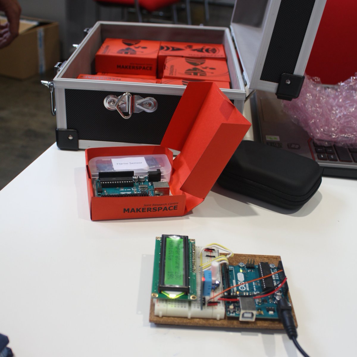 balderash's tweet photo. Last days to apply to the JRC Makers-in-Residence programme. We provide equipment, staff support and grant & travel allowance. More information: https://t.co/e1WP4QS1AX Deadline 15th September. #JRCMakerspace #makers #makermovement https://t.co/n7m7n3Cf6c