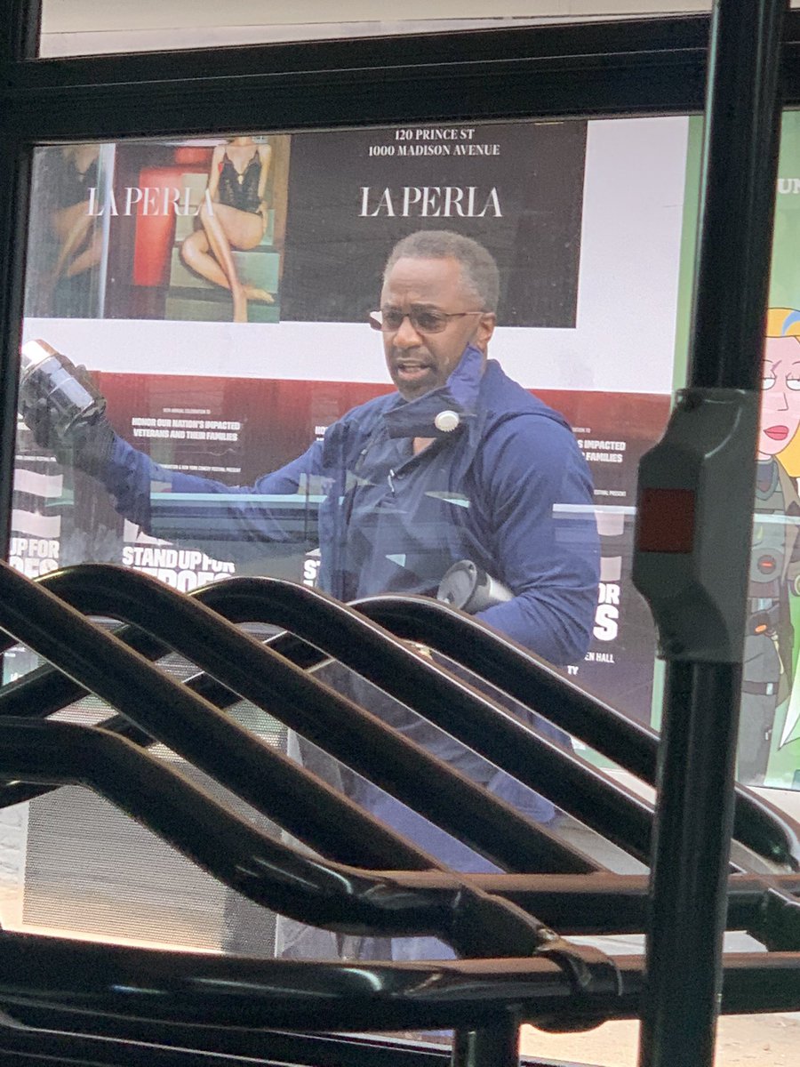 DAHLEZAMA's tweet photo. @MTA @mtanyctransit This driver had a terrible attitude with the passengers.  I drive very badly and he yells at me saying if I wanted to drive. https://t.co/pu3GLjSwl1