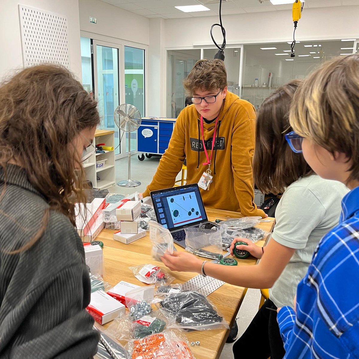 IspRobotics's tweet image. Building our robotics bases today with our @vexrobotics . Excited to see what comes next! 

#robotics #vexrobotics #revrobotics #rev #vex #isprobotics #isp #prague #praguetoday #school #vexworlds2021 #vexworlds2022 #vexworlds #roboticsclub #roboticsteam