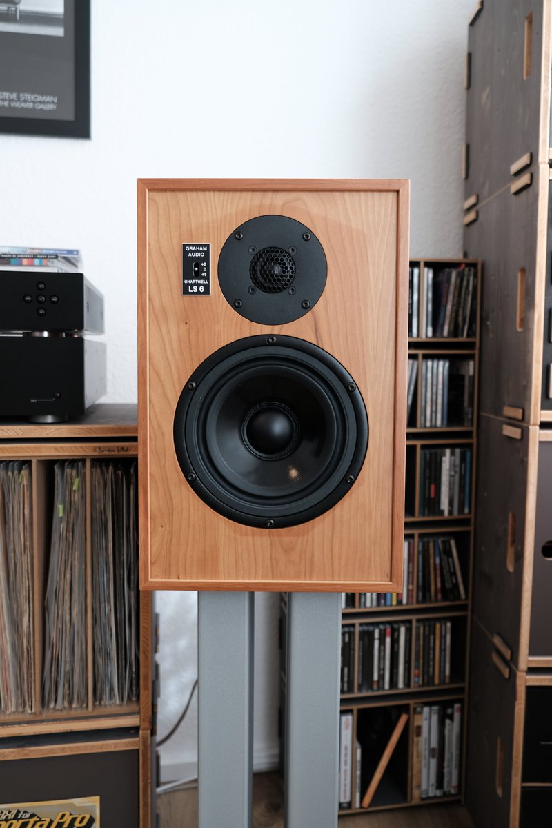BlixFluff's tweet photo. speakers - #GrahamAudio LS6
amp - #Audionet SAM V2
CD/SACD - Oppo 203
#turntable - #Rega P3 with #Hana EL MC https://t.co/mBFy8VKkyr