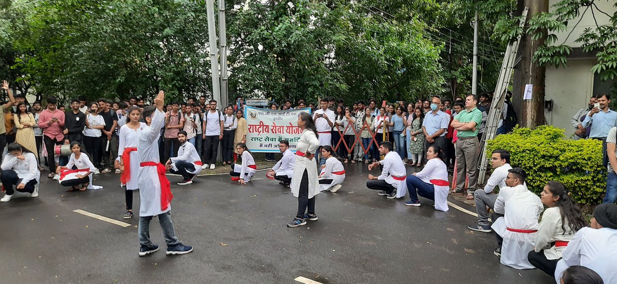 NssSgsits's tweet photo. SGSITS NSS Nukkad on Teacher Day https://t.co/pmMbCcSmkL