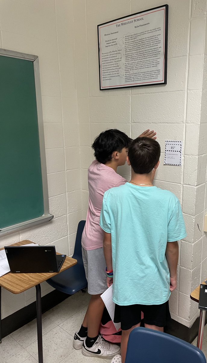 Students review for their quiz by participating in a scavenger hunt! 🔎 #ewlearns @MsJPetrungaro