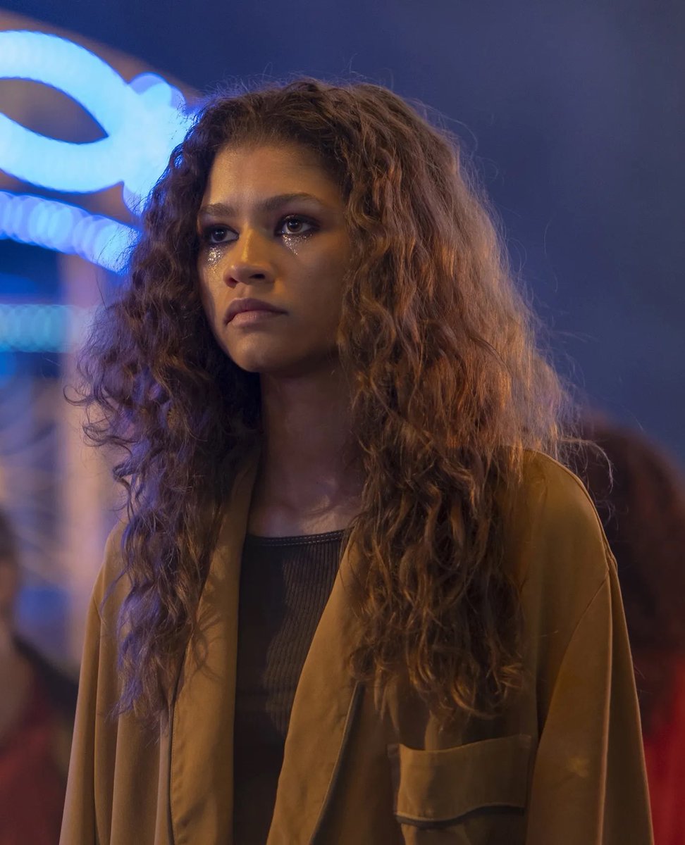 ava laura tweet media